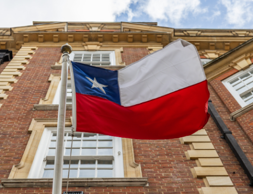 Cómo instalar correctamente la bandera chilena en edificios y condominios